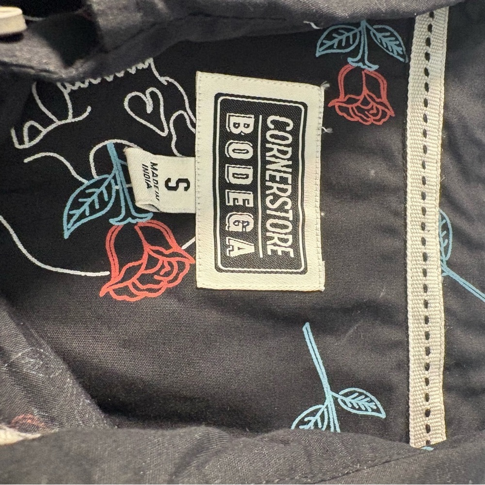 Corner Store Bodega Skull & Rose Button Up Shirt Mens Small Streetwear - Picture 4 of 8